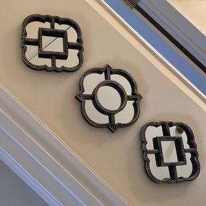 3 mini mirrors